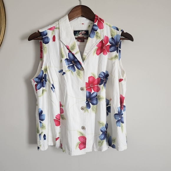 La Cabana Tops - Sleeveless Floral Button-Down Shirt - White with Blue & Pink Flowers